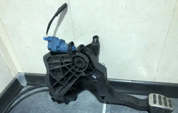 Clutch pedal