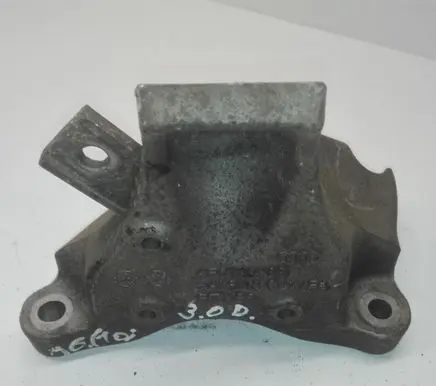 Audi A6 S6 C6 4F Engine mounting bracket 4F0199306L