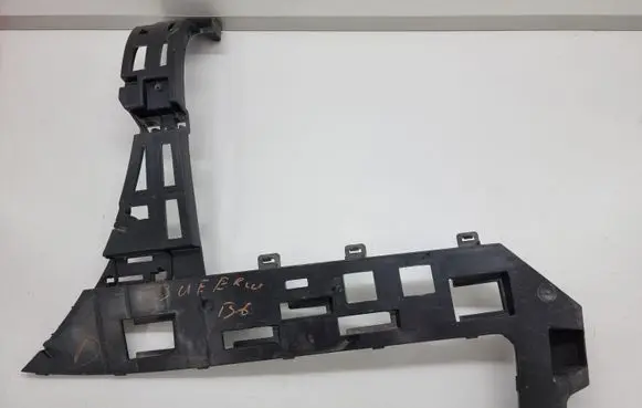 Volkswagen PASSAT B6 Bumper support mounting bracket corner 3C9807378