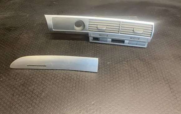 Audi A6 S6 C6 4F Dash center air vent grill 4F1820951 4F1853190