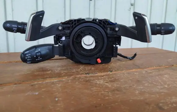 Peugeot 208 Wiper turn signal indicator stalk/switch 98369259ZD