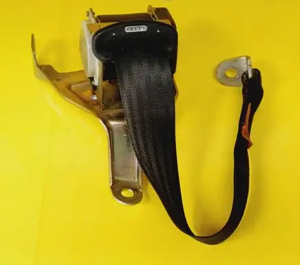 Rear seatbelt