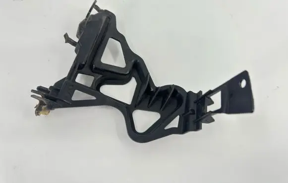 BMW 7 F01 F02 F03 F04 Fender mounting bracket 7046352