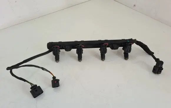 Volkswagen Caddy Fuel injectors set 036971824D