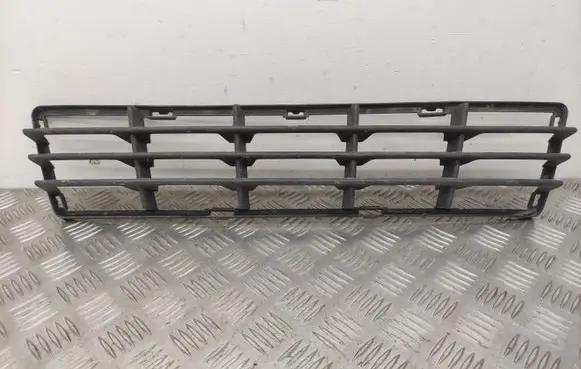Volvo V50 Front bumper lower grill
