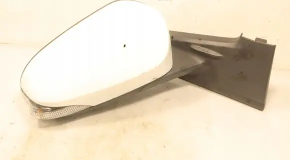 Front door electric wing mirror
