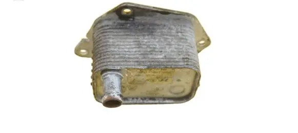 Hyundai i40 Engine oil radiator 264102A400 D4FD