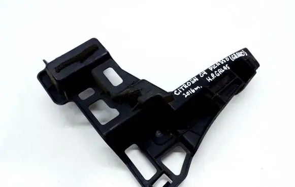 Rear bumper mounting bracket