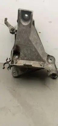 BMW 1 E81 E87 Engine mounting bracket 6760309 20893