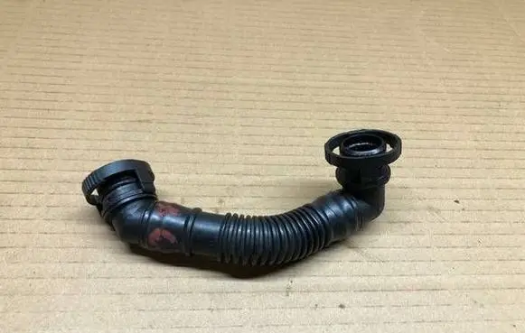 Audi A3 S3 8P Breather hose/pipe 03L103493