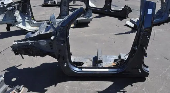 Volvo XC40 Side car body part