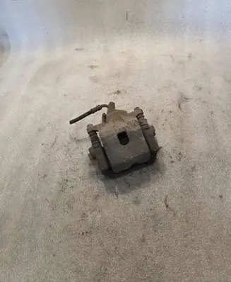 Toyota RAV 4 (XA20) Front brake caliper