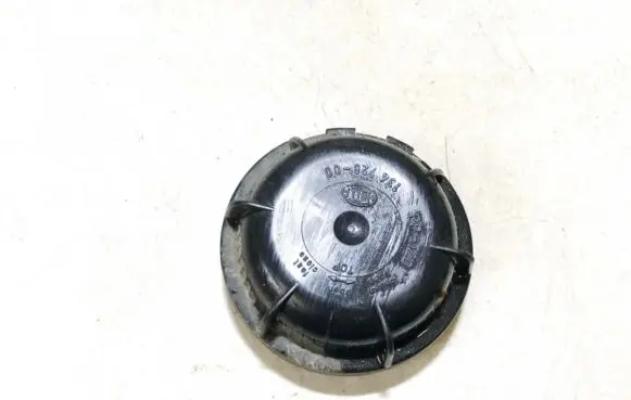 Volkswagen Golf III Headlight/headlamp dust cover 13472800
