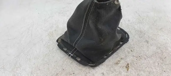 Toyota Avensis T250 Gear lever shifter trim leather/knob NOCODE