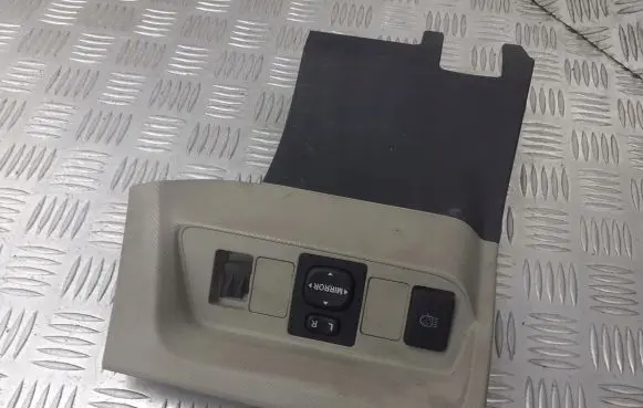 Toyota Auris 150 Wing mirror switch 55545-12040