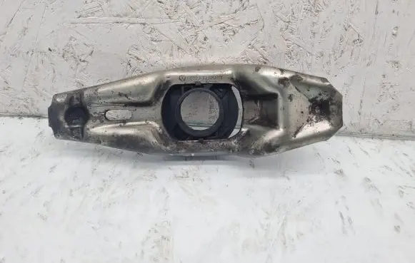 Volkswagen PASSAT B5 Clutch release arm fork 