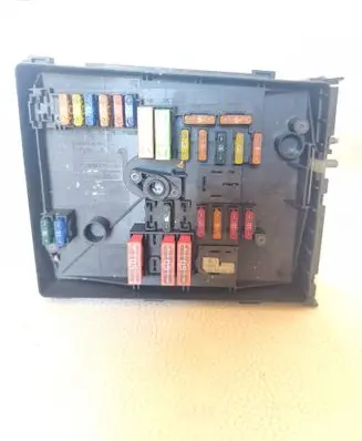 Volkswagen PASSAT B6 Fuse box set 017181281 01718130