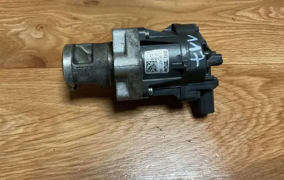 Opel Insignia A EGR valve K5T70977