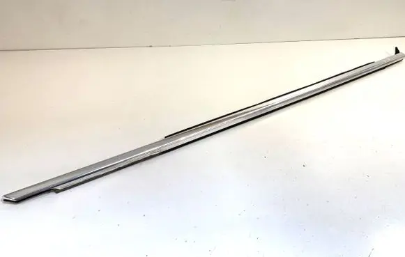 BMW 5 G30 G31 G38 Front door glass trim molding 