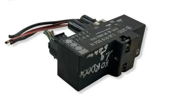 Volkswagen Golf IV Coolant fan relay 898884000