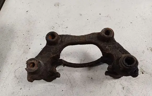 Opel Zafira A Brake caliper pad carrier rear 
