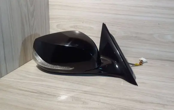 Infiniti Q50 Front door electric wing mirror