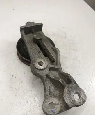 Mitsubishi L200 Generator/alternator belt tensioner 37160J520