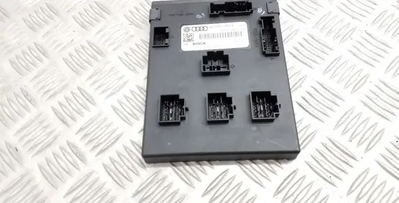 Audi A4 S4 B8 8K Comfort/convenience module 8K0907063K