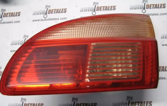 Toyota Avensis T220 Tailgate rear/tail lights 89022025