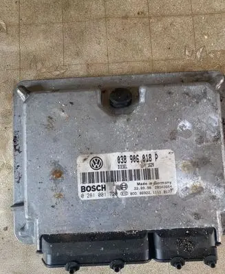 Volkswagen PASSAT B5 Engine control unit/module 038906018P 0281001720 28SA3664