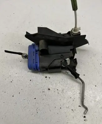 Audi A3 S3 8L Rear door lock 8D0839016A