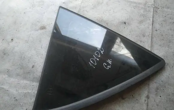 Mercedes-Benz A W169 Rear side window as2