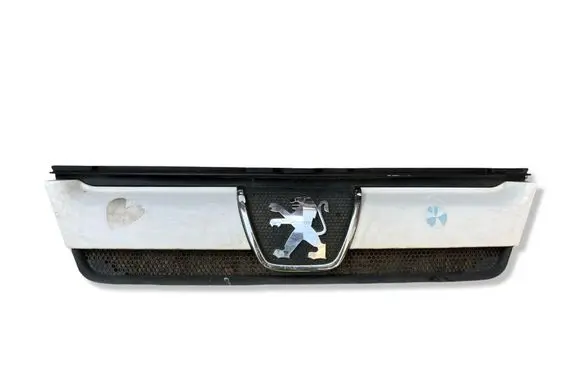 Peugeot Boxer Front grill 1304703070