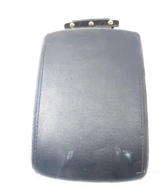 Subaru Legacy Glove box lid/cover 