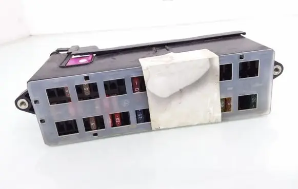 Volkswagen Touran I Fuse module 0446207821 1T1870007B 1T1970043