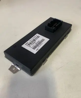 BMW 7 E65 E66 Air suspension control unit module (rear) 6783986 37146783986 00401804B2