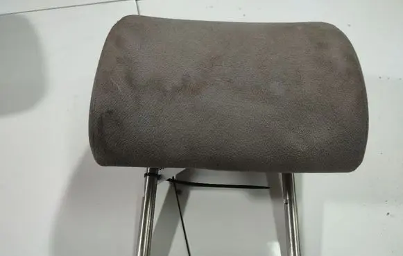 Volkswagen PASSAT B6 Front seat headrest 