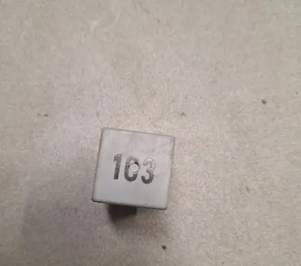 Volkswagen PASSAT B6 Other relay 357911253 50237003