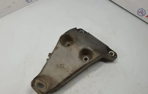 BMW 3 F30 F35 F31 Engine mounting bracket 6784823 22116784823