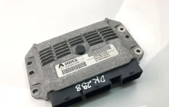 Renault Megane I Engine control unit/module ECU 8200283924 8200242405