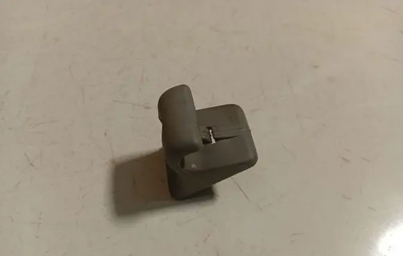 KIA Sorento Sun visor clip/hook/bracket 