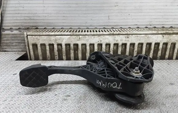 Clutch pedal
