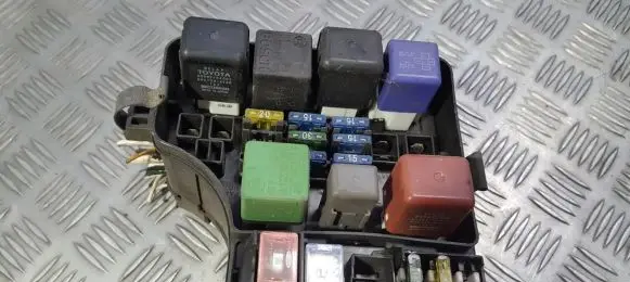 Toyota Avensis T250 Fuse box set 8267005010 82670-05010
