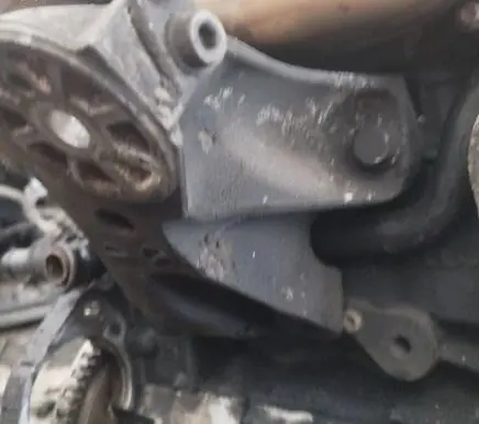 Audi Q7 4L Engine mounting bracket