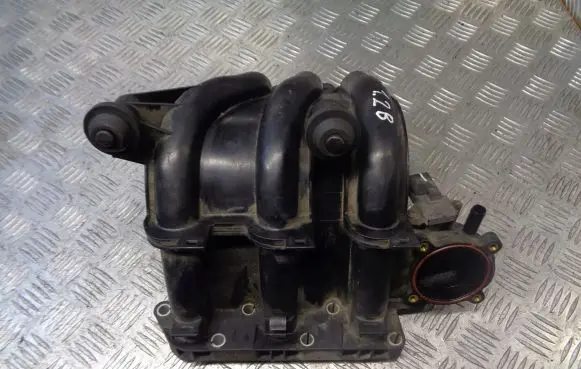 Volkswagen Polo IV 9N3 Intake manifold 03D129743D