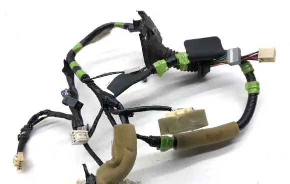 Toyota Land Cruiser (FJ75) Front door wiring loom 