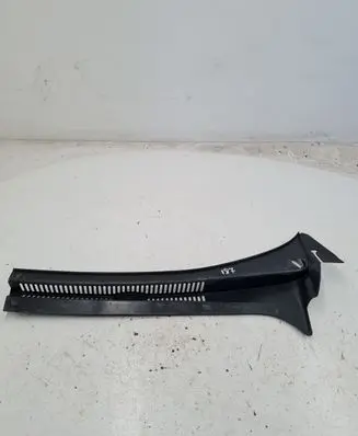 Volkswagen Golf Plus Wiper trim 5M0819404B