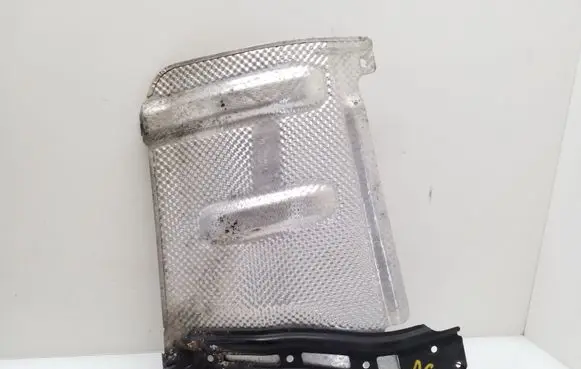 Exhaust heat shield