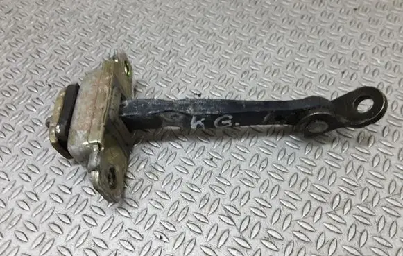 Hyundai Terracan Rear door check strap stopper