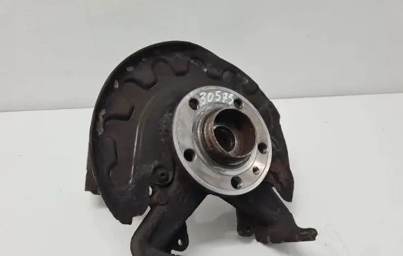 Volkswagen Polo V 6R Front wheel hub